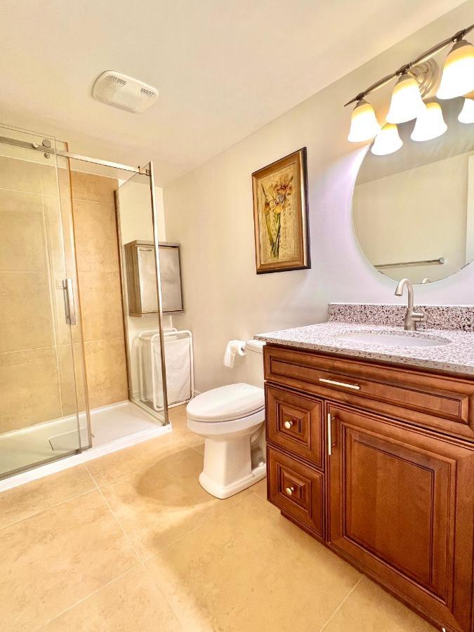 Cozy Home In Richmond Hill With Free Parking Exterior photo