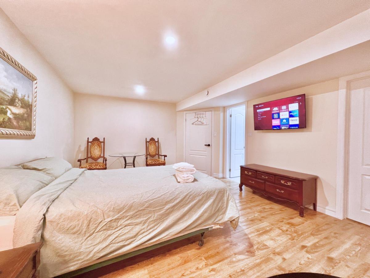 Cozy Home In Richmond Hill With Free Parking Exterior photo