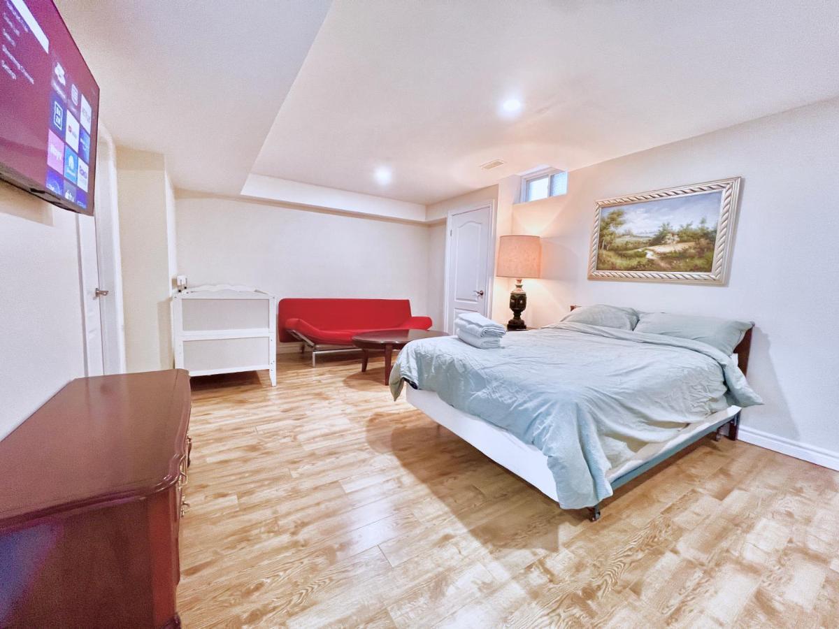 Cozy Home In Richmond Hill With Free Parking Exterior photo
